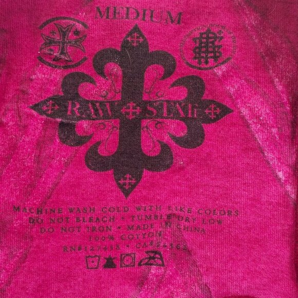Raw State Embellished V-Neck Red Graphic Cross Wing Tee Mens Medium - Picture 3 of 5